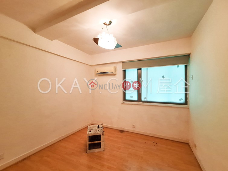 Luxurious 3 bedroom with balcony | For Sale | Formwell Garden 豐和苑 Sales Listings