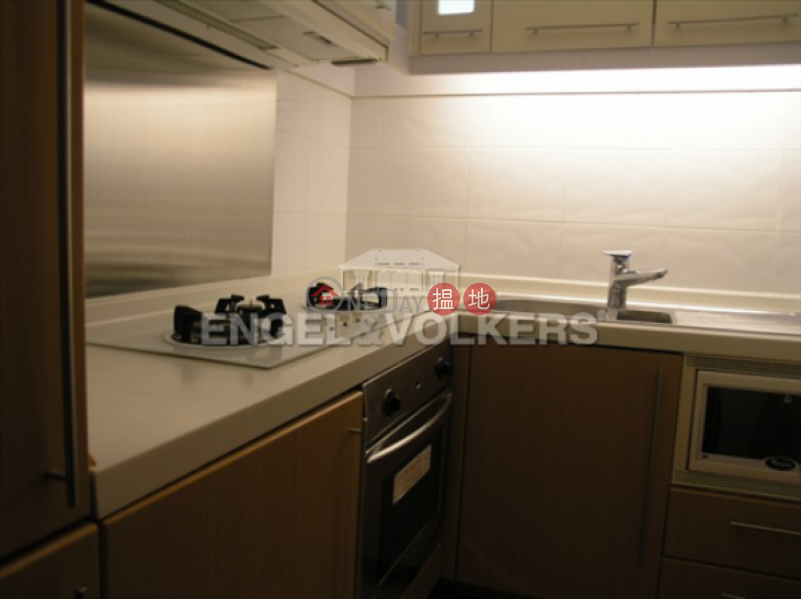 HK$ 19M Palatial Crest Western District, 3 Bedroom Family Flat for Sale in Mid Levels West