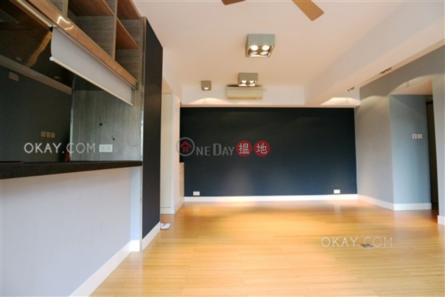 Gorgeous 1 bedroom on high floor with balcony | For Sale | Village Tower 山村大廈 Sales Listings