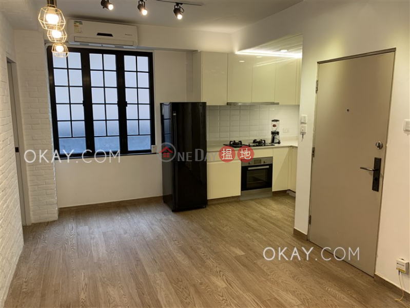 Charming 1 bedroom with terrace | For Sale | Pak Tak Building 八達大廈 Sales Listings