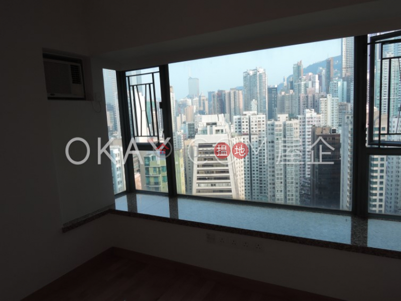 HK$ 14M, Queen\'s Terrace | Western District | Charming 3 bedroom on high floor | For Sale