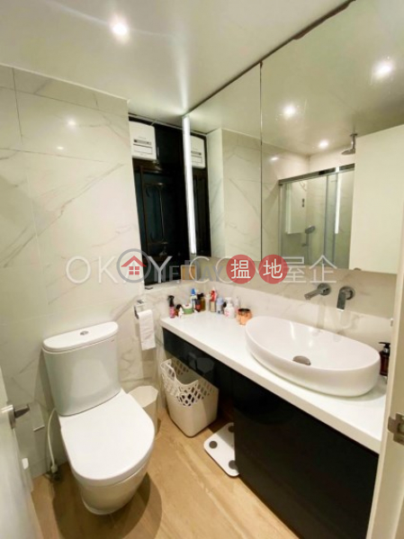 Nicely kept 3 bedroom with balcony | For Sale | Royal Ascot Phase 1 Block 6 駿景園6座 Sales Listings