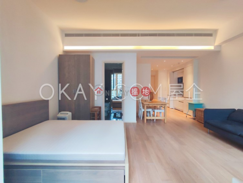 HK$ 30,000/ month The Morgan | Western District Tasteful with balcony in Mid-levels West | Rental