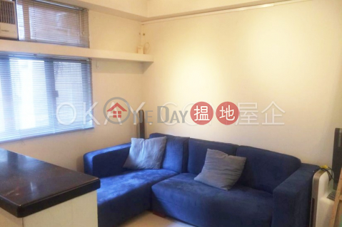 Generous 2 bedroom in Sheung Wan | Rental | 3 U Lam Terrace 裕林臺3號 _0