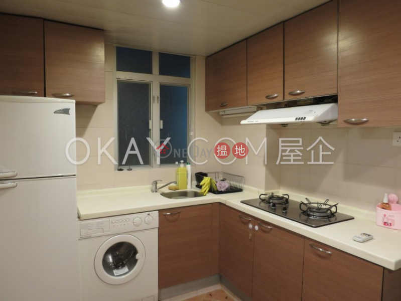 Nicely kept 2 bedroom in Causeway Bay | Rental | Hoi Deen Court 海殿大廈 Rental Listings