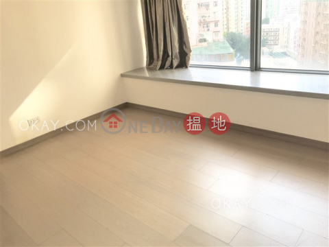 Popular 2 bedroom on high floor with balcony | For Sale | Centre Point 尚賢居 _0