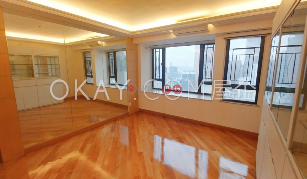 Property Search Hong Kong | OneDay | Residential, Sales Listings | Lovely 3 bedroom on high floor with harbour views | For Sale