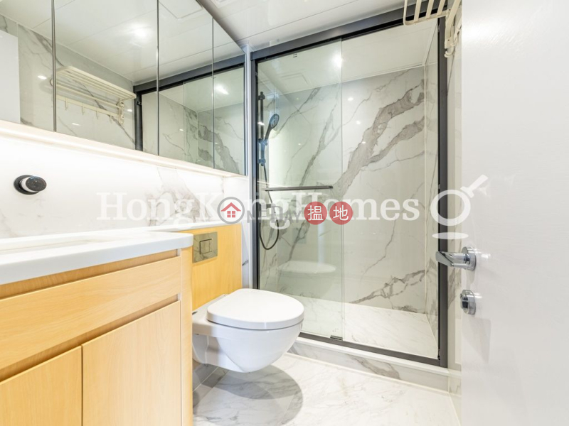 3 Bedroom Family Unit for Rent at Centrestage | Centrestage 聚賢居 Rental Listings