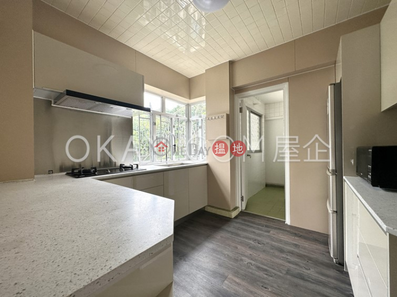 Efficient 3 bedroom with balcony & parking | For Sale | Evergreen Villa 松柏新邨 Sales Listings