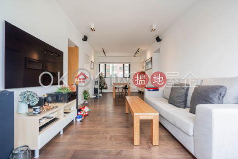 Tasteful 3 bedroom with balcony & parking | For Sale | Winner Court 榮華閣 _0