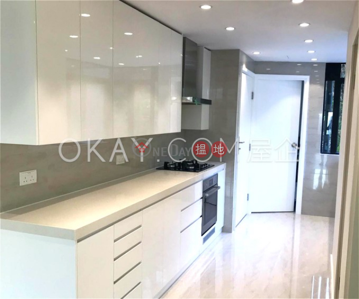 HK$ 31M | Tower 3 37 Repulse Bay Road, Southern District Rare 2 bedroom with parking | For Sale