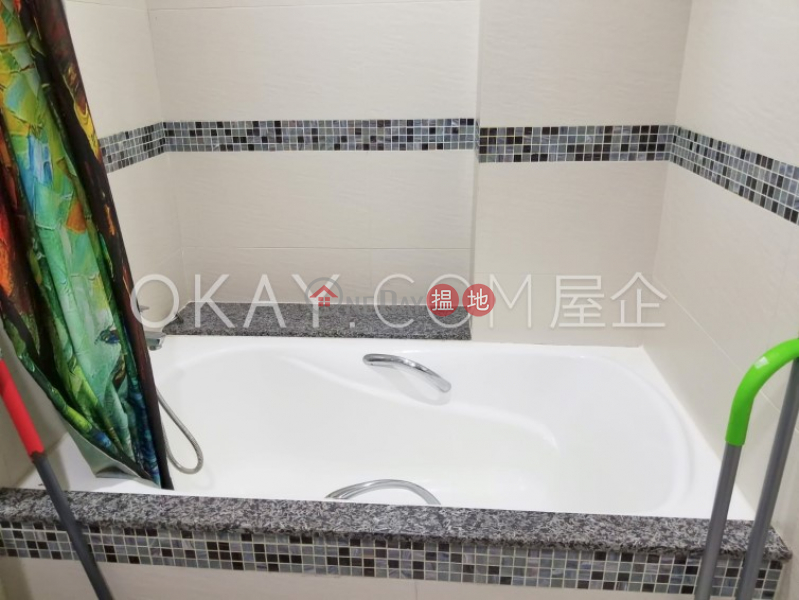 HK$ 26,000/ month Sun Hey Mansion, Wan Chai District, Tasteful 3 bedroom on high floor | Rental