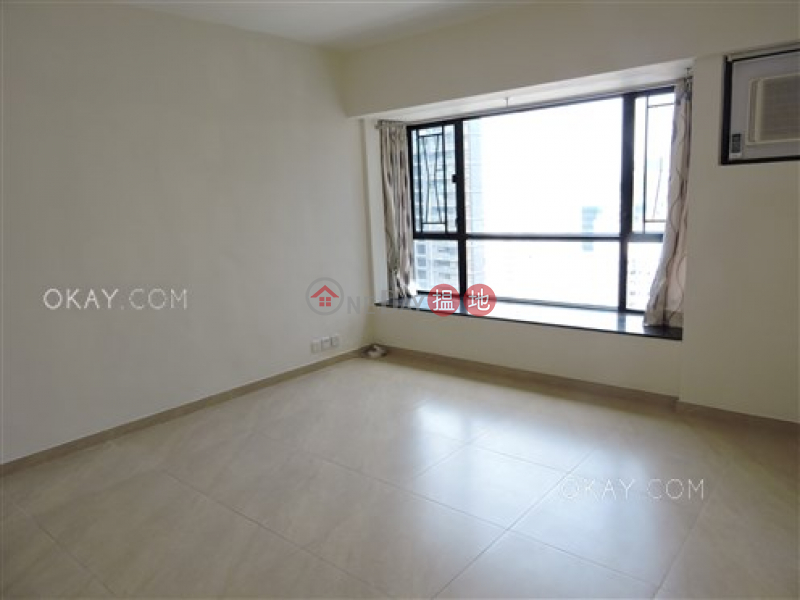 HK$ 48,000/ month, The Grand Panorama Western District, Nicely kept 3 bedroom with parking | Rental