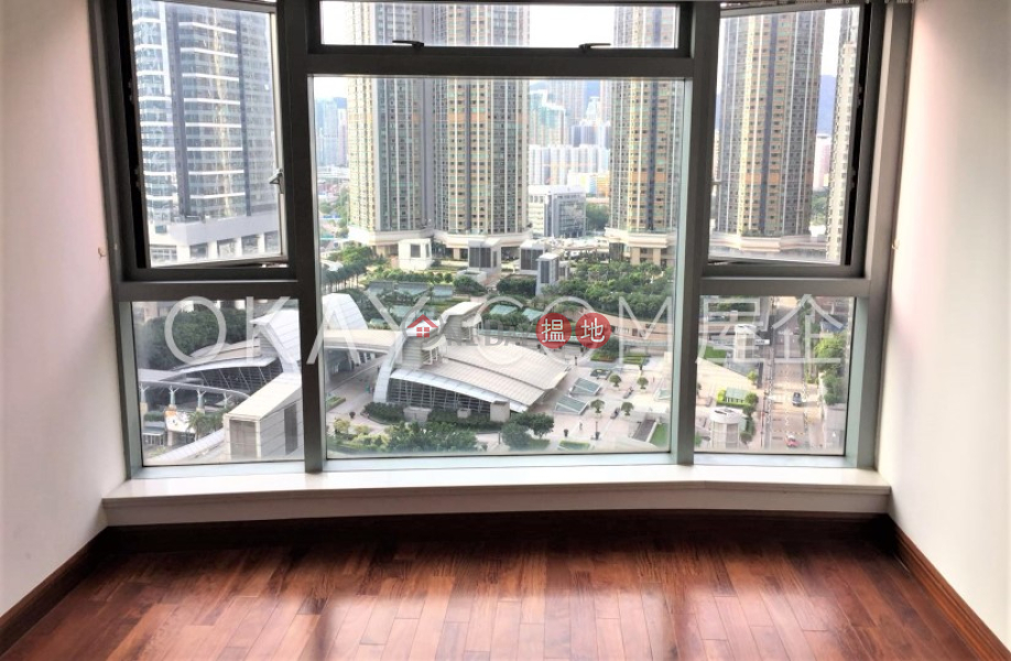 Elegant 2 bedroom in Kowloon Station | For Sale | The Harbourside Tower 2 君臨天下2座 Sales Listings