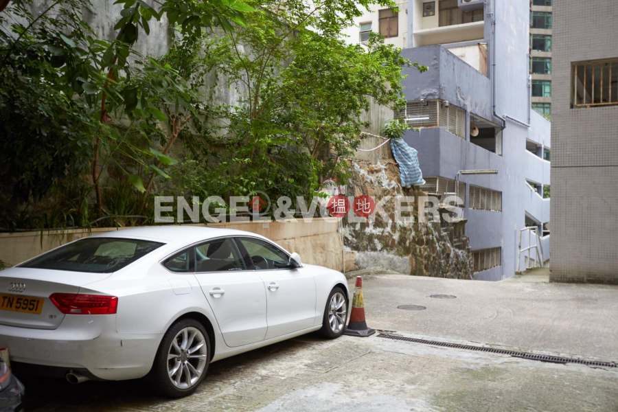 3 Bedroom Family Flat for Sale in Mid Levels West | Manly Mansion 文麗苑 Sales Listings