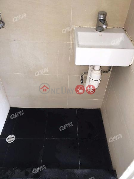 HK$ 3.6M, Hong Fu Building | Wan Chai District | Hong Fu Building | High Floor Flat for Sale