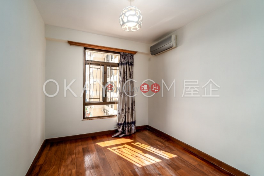 Efficient 3 bedroom with balcony & parking | For Sale | Pokfulam Gardens Block 3 薄扶林花園 3座 Sales Listings