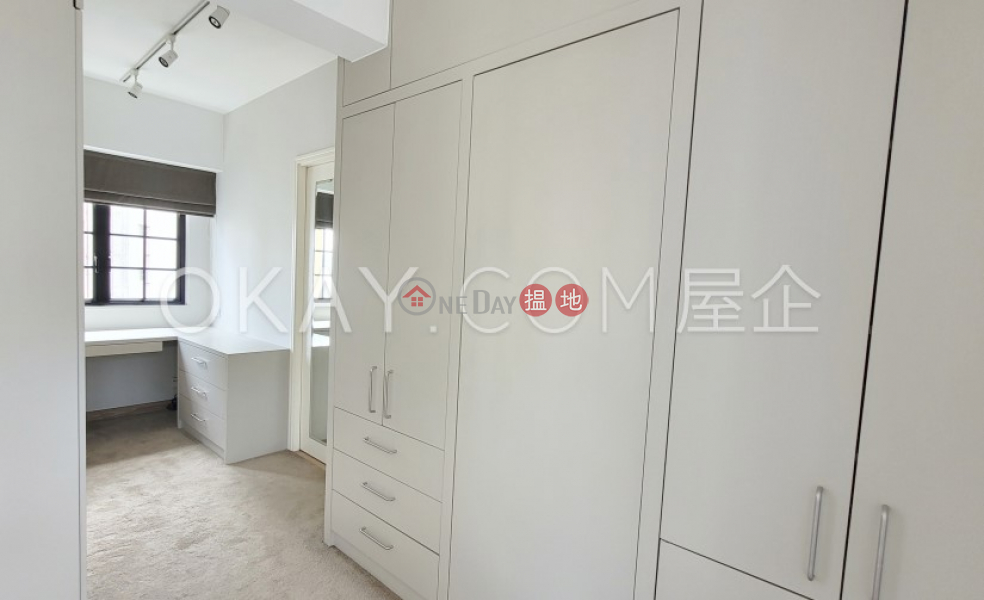 Property Search Hong Kong | OneDay | Residential | Sales Listings, Nicely kept 1 bedroom on high floor with rooftop | For Sale