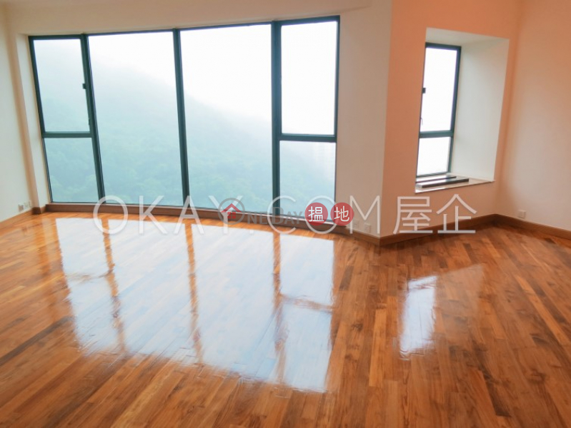 Nicely kept 3 bedroom with parking | Rental | Hillsborough Court 曉峰閣 Rental Listings