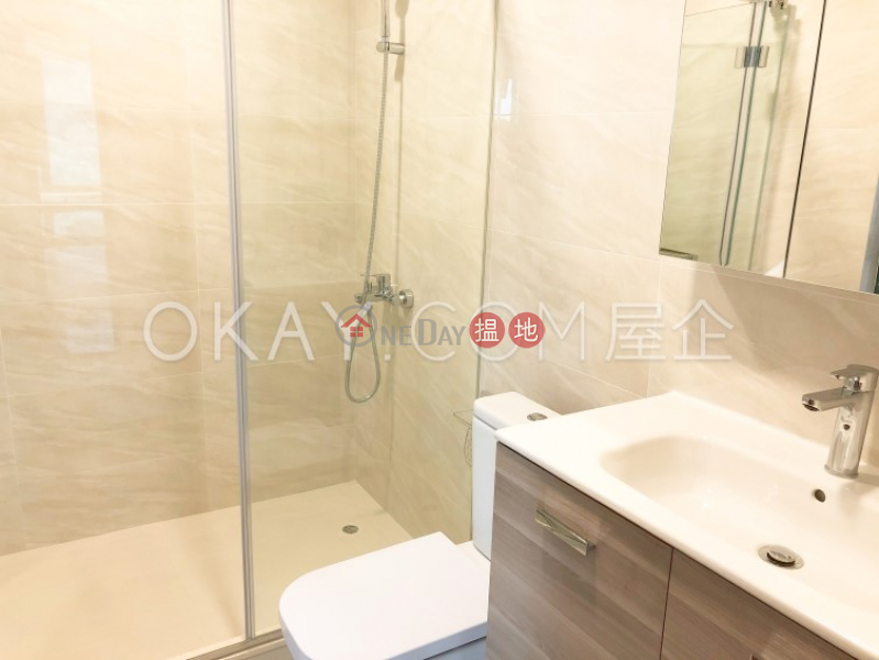 Popular 2 bedroom on high floor | Rental, Hillsborough Court 曉峰閣 Rental Listings | Central District (OKAY-R18004)