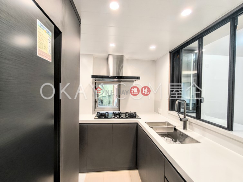 Elegant 4 bedroom with balcony & parking | For Sale | Oxford Court 豐林閣 Sales Listings