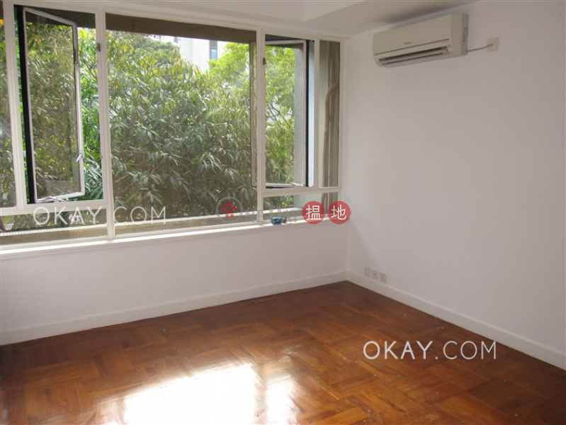 Unique 3 bedroom with terrace & parking | Rental | Stanley Green 維璧別墅 Rental Listings