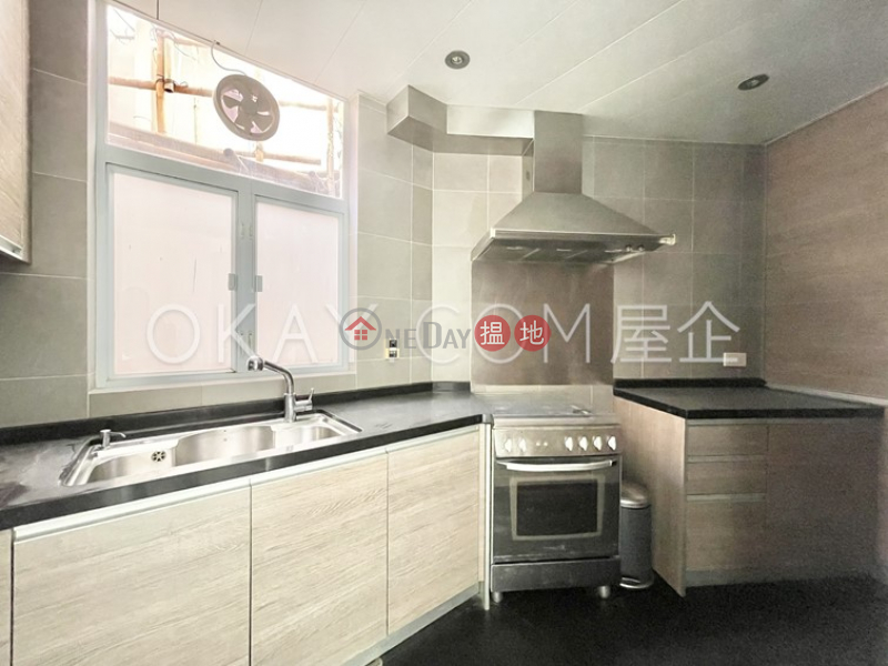 HK$ 43,000/ month Race Course Mansion, Wan Chai District Stylish 1 bedroom on high floor with balcony | Rental