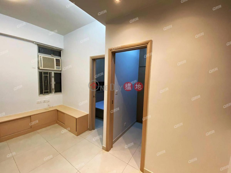 HK$ 13,300/ month | 174-176 Aberdeen Main Road Southern District | 174-176 Aberdeen Main Road | High Floor Flat for Rent