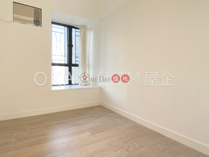 HK$ 40,000/ month | Vantage Park, Western District | Elegant 3 bedroom in Mid-levels West | Rental