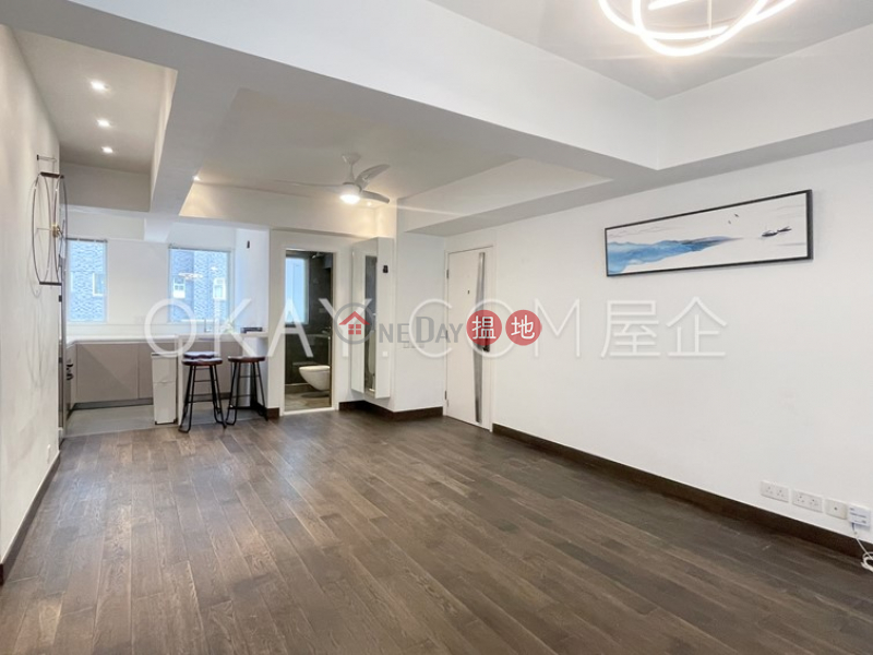 Charming 2 bedroom with balcony | Rental, 14-16 Hospital Road | Western District, Hong Kong Rental, HK$ 32,000/ month