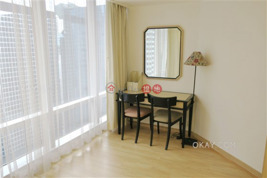 Nicely kept 2 bedroom on high floor | Rental | Convention Plaza Apartments 會展中心會景閣 Rental Listings