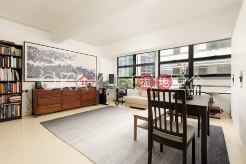 Tasteful 1 bedroom with rooftop | Rental, 122 Hollywood Road 荷李活道122號 | Central District (OKAY-R287408)_0