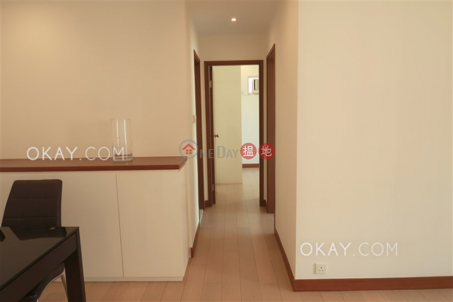 HK$ 33,000/ month, Hillsborough Court, Central District Tasteful 2 bedroom on high floor | Rental
