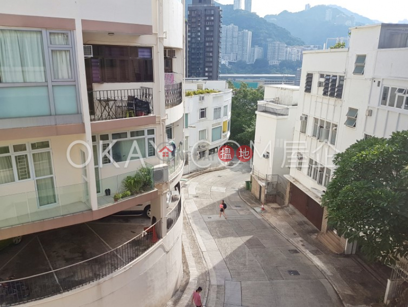 HK$ 38,000/ month Full View Court Wan Chai District Unique 2 bedroom on high floor with rooftop & parking | Rental