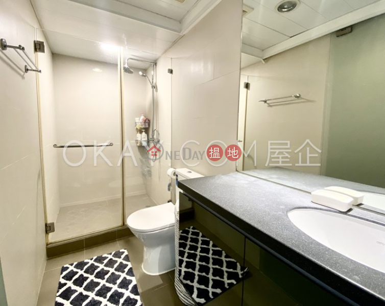 Property Search Hong Kong | OneDay | Residential | Sales Listings Lovely 2 bedroom on high floor with rooftop | For Sale