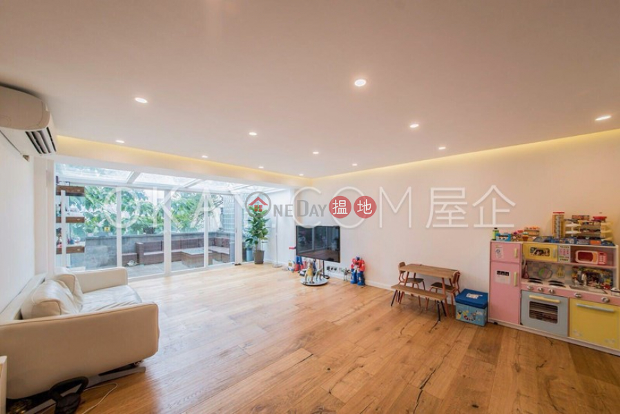 Unique 2 bedroom with terrace & parking | For Sale | Gallant Place 嘉逸居 Sales Listings