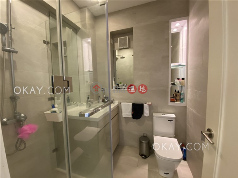 Efficient 2 bedroom with balcony | Rental | 5H Bowen Road 寶雲道5H號 Rental Listings