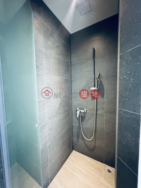 HK$ 1,900/ month Tai Tak Industrial Building | Kwai Tsing District | Kwai Hing Loft Too 24-Hour Workspace (Can be used as office, warehouse) Rent starts from $1900