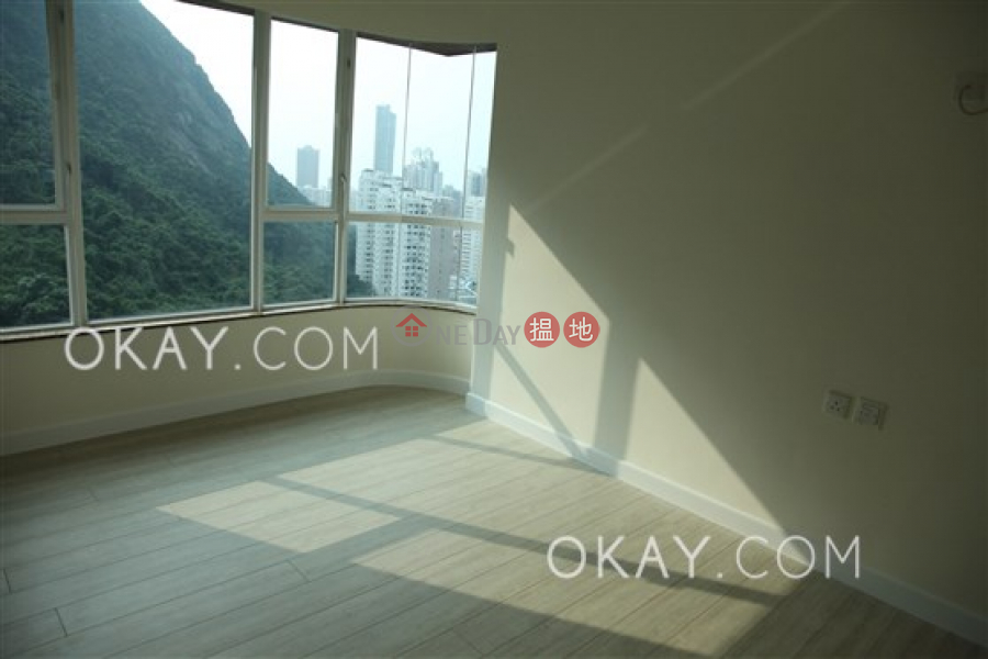 Stylish 3 bedroom in Mid-levels Central | Rental | Hillsborough Court 曉峰閣 Rental Listings