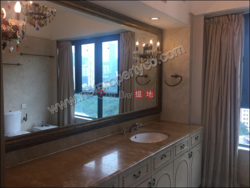 Spacious apartment for rent in Mid-Levels East | Carnation Court 康馨園 Rental Listings