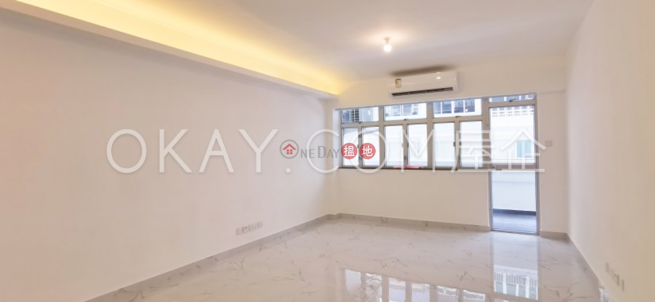 Stylish 3 bedroom with sea views & balcony | Rental | Clarke Mansion 嘉賓大廈 Rental Listings