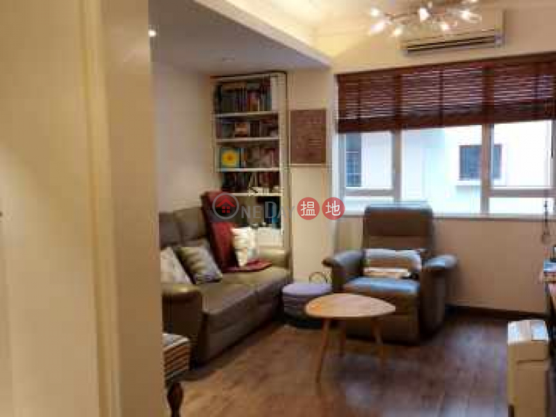 Mid level fully furnished 2 br apartment 699 sq ft, 10 Castle Lane | Western District | Hong Kong Rental, HK$ 28,000/ month