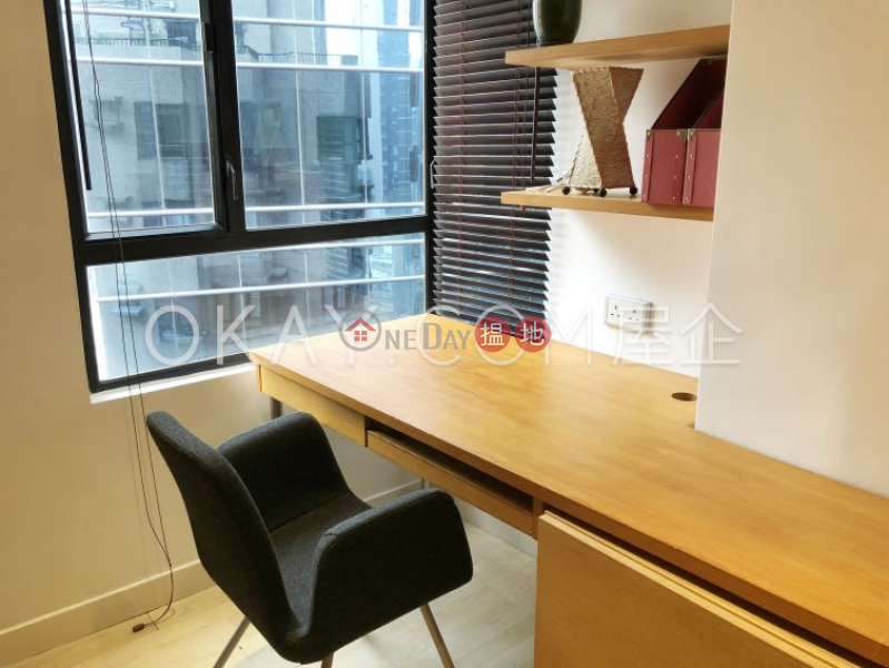 HK$ 28,000/ month, Lilian Court | Central District | Intimate 1 bedroom on high floor with rooftop & balcony | Rental