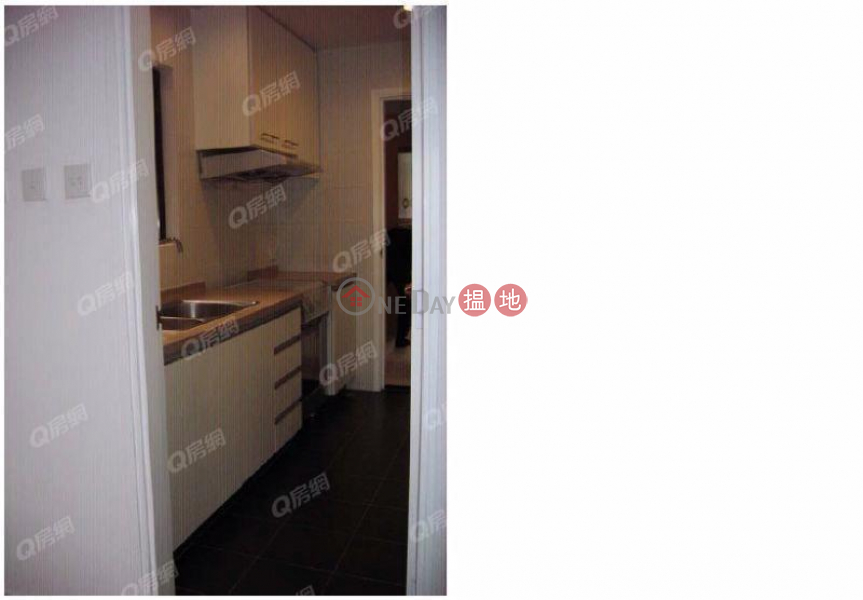 Property Search Hong Kong | OneDay | Residential Sales Listings, Bowen Place | 3 bedroom Mid Floor Flat for Sale