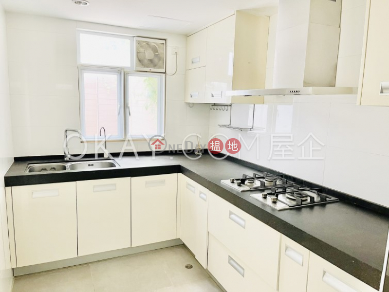 Rare house with terrace & parking | For Sale | Las Pinadas 松濤苑 Sales Listings