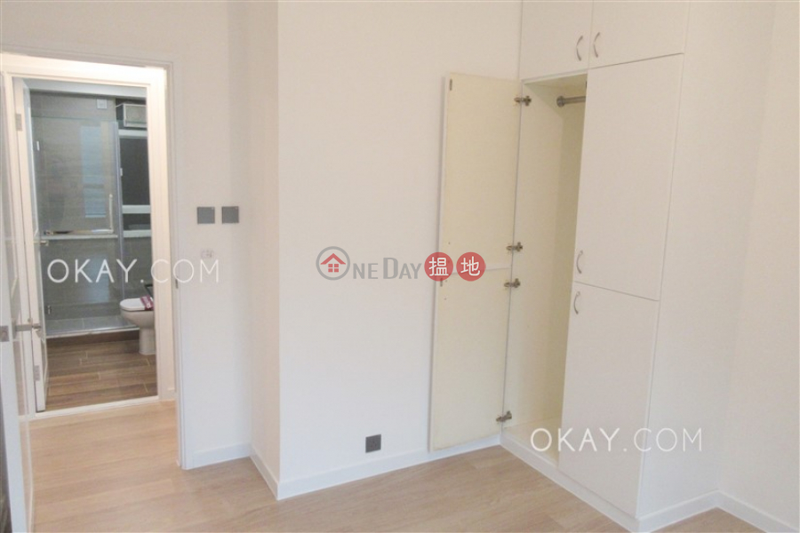 HK$ 38,000/ month, Hillsborough Court, Central District Rare 2 bedroom with parking | Rental