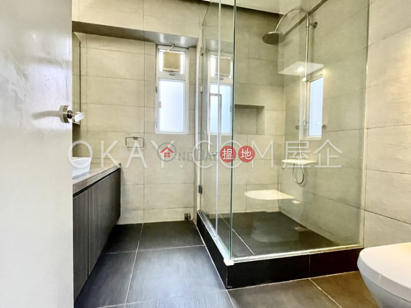 HK$ 8.9M, Mint Garden | Wan Chai District Lovely 2 bedroom on high floor | For Sale