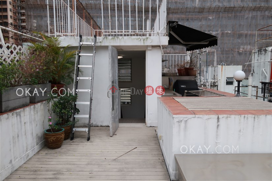 Practical studio with rooftop | Rental, 236 Hollywood 荷李活道236號 Rental Listings | Tai Po District (OKAY-R245148)