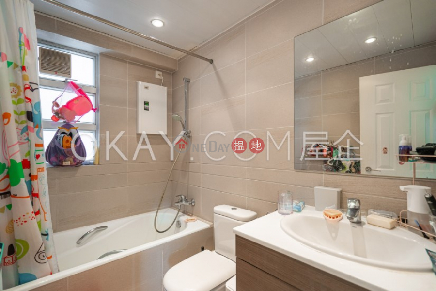 HK$ 17.6M | HELENA GARDEN, Kowloon City | Lovely 3 bedroom on high floor with parking | For Sale