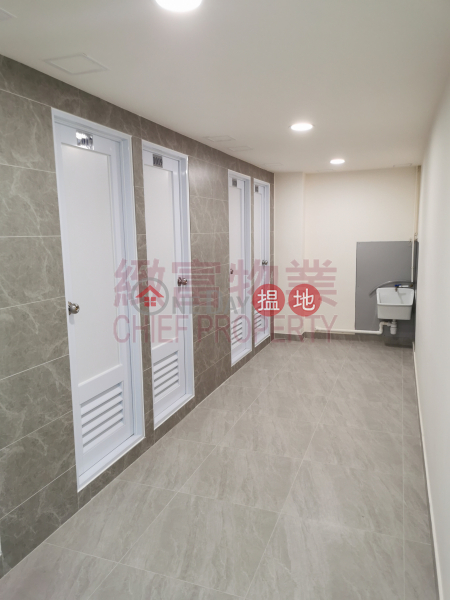 開揚，獨立外廁 9-11 Ng Fong Street | Wong Tai Sin District | Hong Kong, Rental, HK$ 16,500/ month